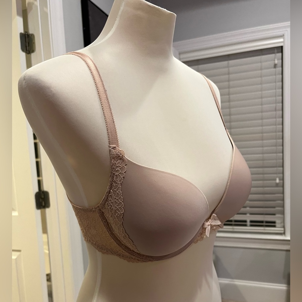 Victoria’s Secret bra 32D